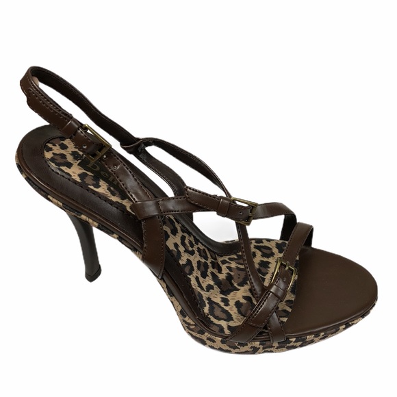 DELICIOUS Jumping Chocolate Brown Animal Print - Picture 1 of 12